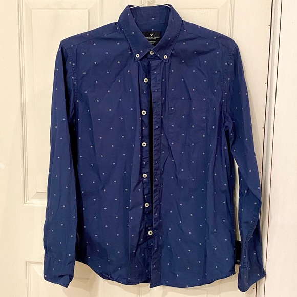 AEO seriously soft classic fit button down - Picture 1 of 4